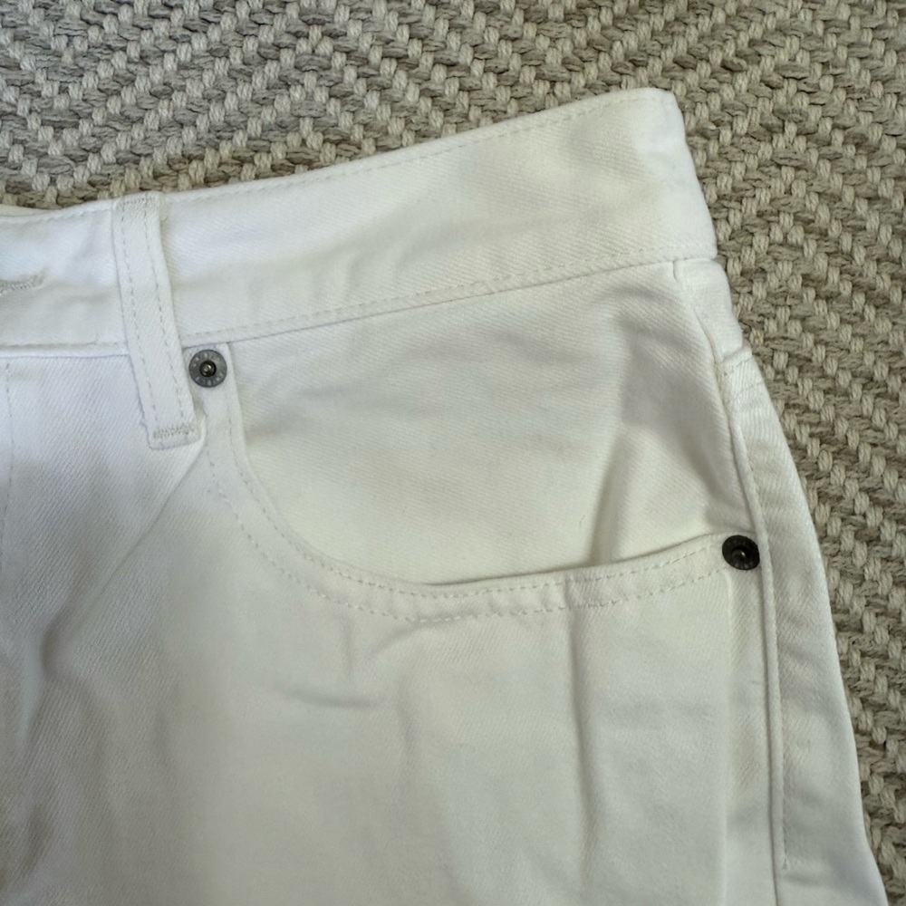 Uniqlo Women's High Waist White Shorts - Picture 4 of 9